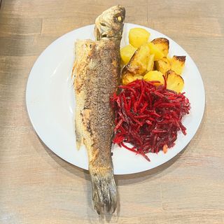 Лаврак на скара с гарнитура 400гр. 