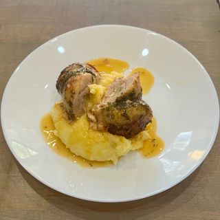 Пилешка руладина с гарнитура картофено пюре