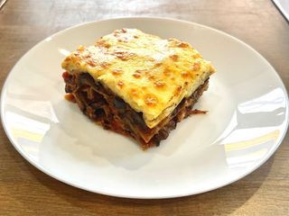 Лазаня Миландзане