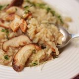 Пилешки жулиени с манатарки върху канапе от див ориз (300г)
