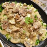 Свински късчета с билки и запечен кашкавал (350г)