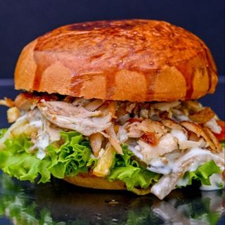 Пилешки дюнер в бургер питка 400гр.