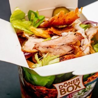 "Dinero" Box с пилешко месо 400гр.