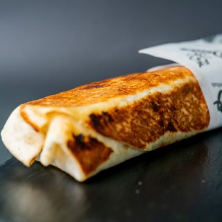 Ориенталски дюнер в лаваш 400гр.