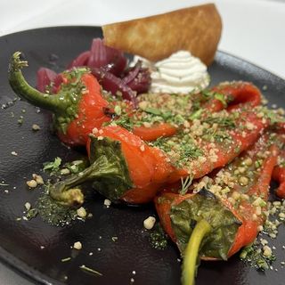 Червена салата - печенени червени чушки и катък (300г)