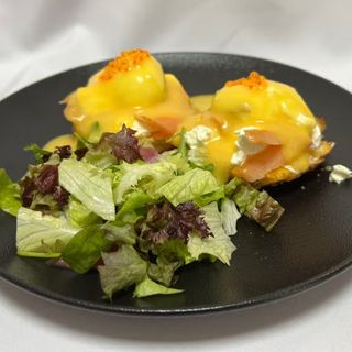 Яйца Бенедикт - Море с пушена сьомга (400г)