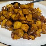 32А. Задушени картофи с чесън и соев сос (500г)