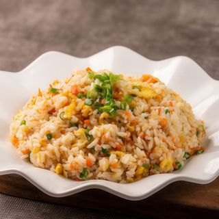 42. Пържен ориз със зеленчуци и яйца (900г)