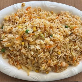 52. Ориз с лют сос, зеленчуци и яйца (900г)