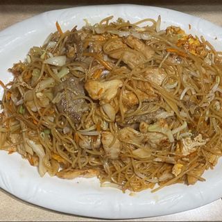 55. Спагети с три вида месо, зеленчуци и яйца (700г)