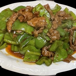 82. Пиле с чушки в лют сос (800г)