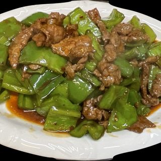 101. Телешко с чушки (800г)