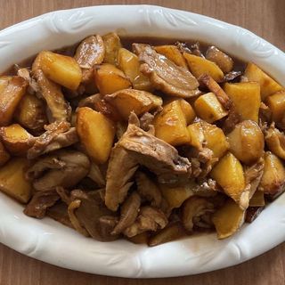 113. Патешко с картофи (800г)