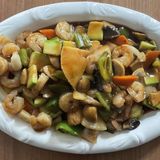 129. Пържени скариди и зеленчуци (600г)