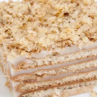 БИСКВИТЕНА ТОРТА (1БР)