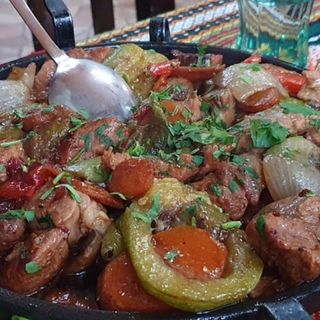 133.Пилешки сач (650г)