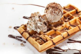 166.Гофрета със сладолед (200г)