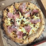 Пица Спек и Горгонзола