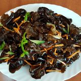 60.Салата с черни китайски гъби (400г)