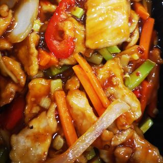 84.Лютиво свинско със зеленчуци (750г)