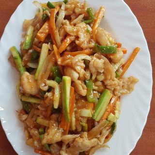 144.Пилешко сладко-кисело-люто солен сос и зеленчуци (750г)