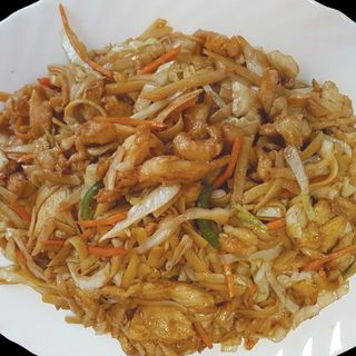 174.Пържени спагети със свинско месо и зеленчуци (700г)