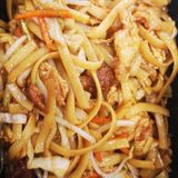 175.Пържени спагети с три вида месо и зеленчуци (700г)