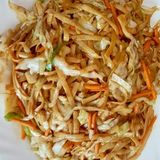 177.Пържени спагети със соев сос и зеленчуци (750г)