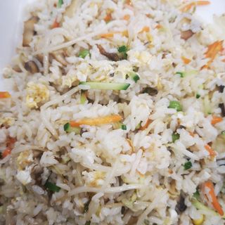 187.Пържен ориз с печурки и соеви кълнове (750г)