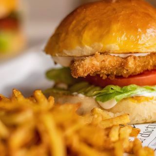 Пилешки бургер 