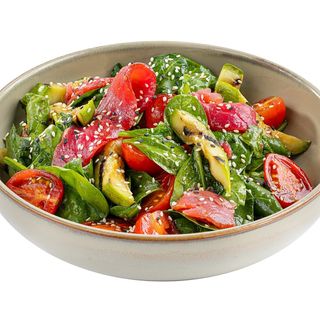 Салата с маринована сьомга