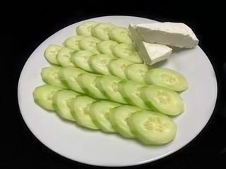 Краставици с катък или сирене (400г)