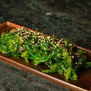 Салата гома уакаме (140г)