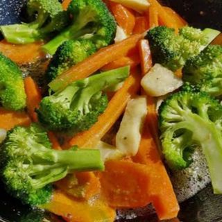 Задушени зеленчуци в масло