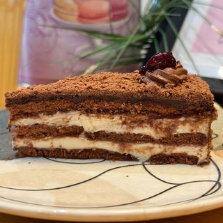 Бисквитена торта с череши ( 130г )