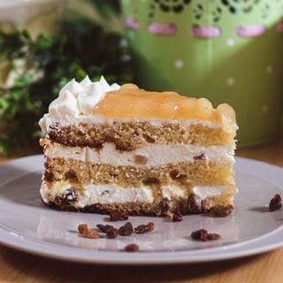 Торта с круши и стафиди ( 160 г )