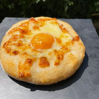 Хачапури с яйце