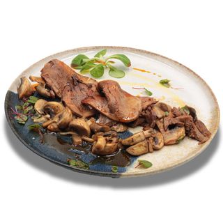 Телешки език с горски гъби 300 г