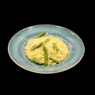 Ризото куатро формаджи с аспержи (350 г)