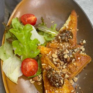 Пушен кашкавал със смокини