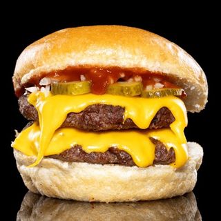 Двоен чийзбургер