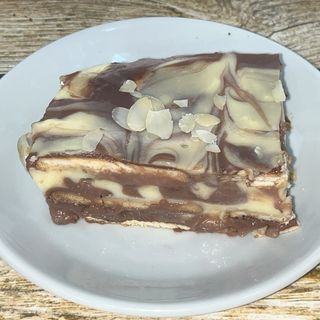 Бисквитена торта (300г)