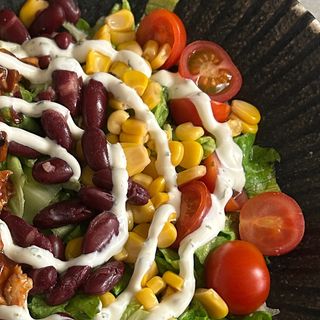 BBQ салата с печено пиле