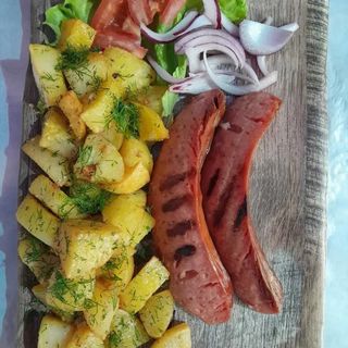 Наденица на скара с г-ра картофи соте (ОБ)