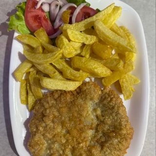 Шницел от кайма с г-ра пържени картофи (ОБ)