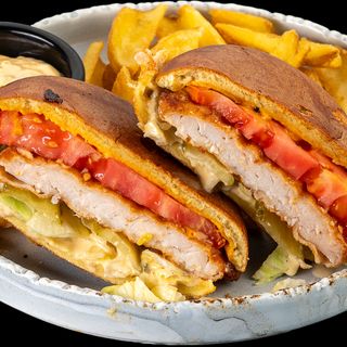 Крипси чикън бургер (350гр)