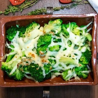 Броколи със сирене