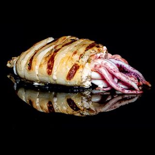 Пълнен калмар с мус сирена (250гр)