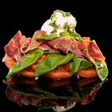 Италианска салата с prosciutto cr osciutto crudo stagionato с бурата (400г)