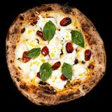 Пица с биволска моцарела и страчетела (520гр)